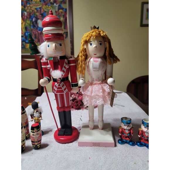 3 Nutcracker sets - Picture 2 of 5